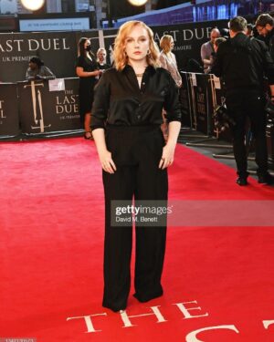 Alexa Davies Instagram - ✨The Last Duel UK Premiere ✨ 

you’re on another level @jodiemcomer 🙌🏻 

Styled by @ellagaskellstylist 
Wearing  @serenabutelondon @tillysveaas @alighieri_jewellery @jimmychoo 

Make up 👀 @ctilburymakeup 💋 @vievemuse 👩🏻‍🦰 @kevynaucoin 

Thank you so much @20thcenturyuk & @runraggeduk for having us 💕