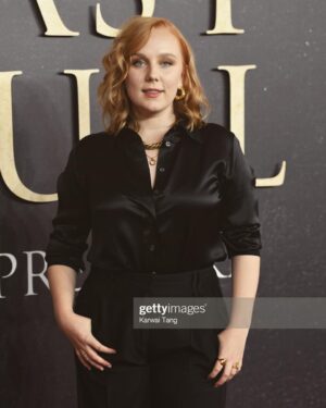 Alexa Davies Instagram - ✨The Last Duel UK Premiere ✨ 

you’re on another level @jodiemcomer 🙌🏻 

Styled by @ellagaskellstylist 
Wearing  @serenabutelondon @tillysveaas @alighieri_jewellery @jimmychoo 

Make up 👀 @ctilburymakeup 💋 @vievemuse 👩🏻‍🦰 @kevynaucoin 

Thank you so much @20thcenturyuk & @runraggeduk for having us 💕