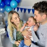 Alexandra Giroux Instagram - Bonne fête mon petit amoureux 😍 1 an déjà c’est fou comme cette dernière année a passée si vite (même si c’était long des petits bouts) ! Tu nous en a fais vivre pas mal since day one, tu pleurais environ 20h sur 24h, tu chignais pas mal et tu es trèèèès intense. MAIS je le jure sur ma tête que si c’était à recommencer je ne changerais rien de toi ❤️ Tu as tellement été formateur. Tu m’as appris à lâcher prise, à cesser de me mettre de la pression sur tout, à donner de ma personne, et SURTOUT à aimer inconditionnellement. J’ai beaucoup changé dans la dernière année et je peux dire que c’est grâce à toi. Dernière petite chose mon cœur: tu as donné un sens à ma vie POUR VRAI! Si tu n’étais pas là je ne sais même pas où j’en serais aujourd’hui j’ai toujours été une âme perdue, mais maintenant avec toi, Patrick et bientôt Athéna je suis plus que comblée et heureuse. Le somptueux décor a été fait par mes super beaux-parents @lynelareine & @richardforest3 ! On s’attendait pas à ça du tout, ça plus que surpassé nos attentes ❤️ Merci pour tout. Sainte-Anne-des-Plaines, Quebec