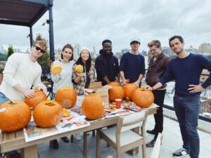 Alexandra Turshen Instagram - Wholesome content 🎃🍂