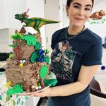Alexandra Turshen Instagram - Oh and she bakes 🦖🥳
