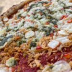 Alexandre da Silva Instagram – Pizzas vegan? Sim sem laticínios e sem produtos de origem animal. Para mim as melhores que provei e comi até agora, e acredita já provei muitas.
Para já podes comprar online e usar este desconto ALEXDASILVA 
Bom proveito e aproveita #pizza #vegan #nodairy