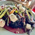 Alexandre da Silva Instagram - Comida vegana, aquela comida de ervas sem cor e sem sabor nenhum, não sei como há pessoas que só comem isto! #govegan