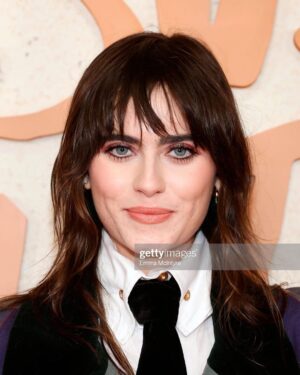 Alexia Ioannides Instagram - Jesus revolution premiere🌈

Styling: @aabbygordon 
Makeup: @sarajoy_hindman 
♥︎♥︎