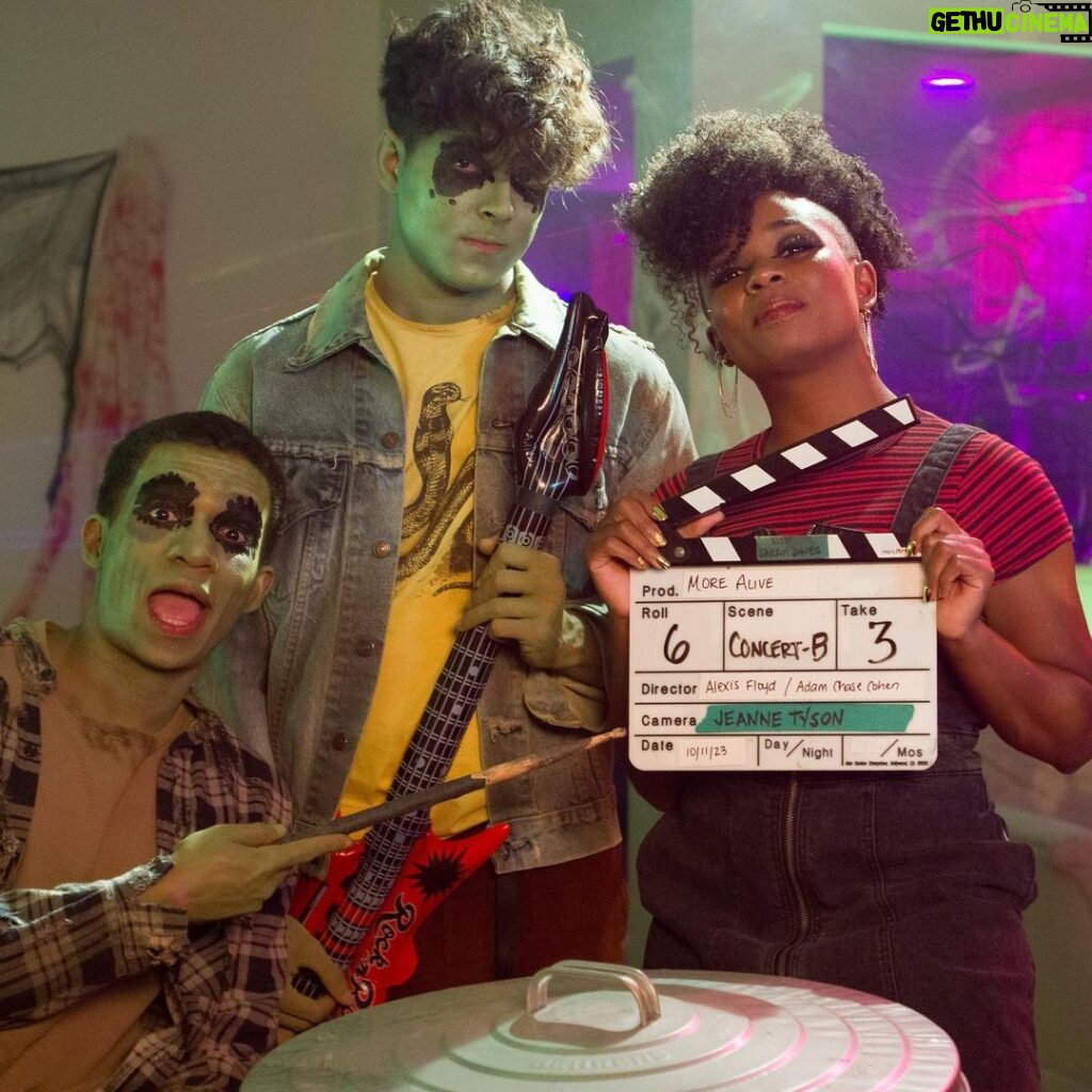 Alexis Floyd Instagram - #halloween p3: ‘More Alive’ BTS cont. 🎶🎥🧟‍♀ catch the #musicvideo & fundraiser for @alifeinthearts on YouTube💚 stream the single on @applemusic // @spotify // all digital music platforms 💛 #morealive #lifeinthearts #unionstrong 📸: @dicerose_film