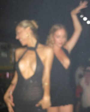 Alexis Ren Instagram - It’s called balancee