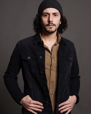 Ali Barkın Instagram - @emelbayramworks ile fotoğraf çekiminden.. 🍀 @duygubasaraajans #photosession #headshot