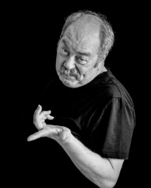 Ali Düşenkalkar Instagram - 📸@serpilsavas1
“Göz göze” temasıyla.  11. Bursa Uluslararası fotoğraf festivalinde. (BursaFotoFest)  BUFSAD önderliğinde Başkan Sn. Serpil Savaş’ın (halden hale-An meselesi) karelerinde Merinos kültür Merkezinde sergideyim.  @bufsad  @serpilsavas1