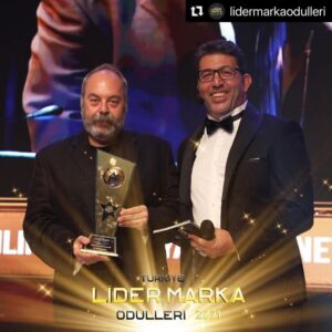 Ali Düşenkalkar Instagram - #Repost @lidermarkaodulleri with @make_repost
・・・
II. Türkiye Lider Marka Ödülleri Töreni Yılın En İyi Tiyatro Yönetmeni Ali Düşenkalkar 💎
Sadri Alışık Çolpan İlhan Tiyatrosu prodüksiyonu “Dali’nin Kadınları” @sakm_online 
www.lidermarkaodulleri.com 
.
#lidermarkaödülleri #ödültöreni #alidüşenkalkar #tiyatro #tiyatroyönetmeni #strongmedya #özgeulusoy #emrekınay #ödül