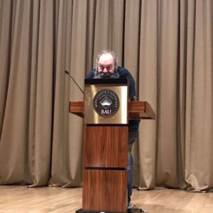 Ali Düşenkalkar Instagram - Onbir yıldır sürdürmüş olduğum Bahçeşehir Üniversitesi Yüksek Lisans İleri Oyunculuk Bölümü Koordinatörlüğü ve Eğitmenliği görevimden ayrılmış bulunmaktayım. Bu serüvende yanımda olup, hem bana yol arkadaşlığı etmiş hem de yolumu aydınlatmış olan değerli arkadaşlarıma, destekleriyle takım arkadaşlarıma ve bana güç vermiş akademisyen amirlerimize ve üniversite çalışanlarına gönülden teşekkür ederim. @bahcesehiruniversity‘de geçen yıllarım boyunca eğitimlerine katkıda bulunduğumu umduğum yaklaşık 800 öğrencime de çok teşekkür ediyorum; size rehberlik ederken, ben de sizden öğrendim. Bu serüveni paylaştığım sevgili dostlarım ve öğrencilerim 
anılarımızı hürmetle saklayacağım…Hepimizin yolu açık olsun!  @burak_kuntay @ali_atif_bir  @halukgurgen1  #zurabsiharuludze #cihanyontem  @aydaaksel  @devrimyakut  @nazan_kesal  #vahideperçin  @guroltonbul  @uluc.esen  @aysegul_unsal  @enginalkan  @celikkbukett @yaseminerkan  @bau_ilerioyunculuk_ylp  @baulisansustu @bahcesehiruniversity