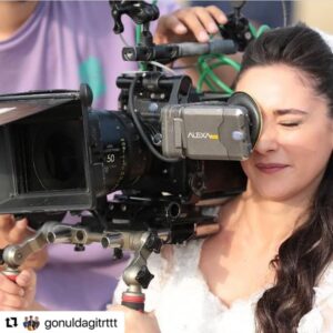 Ali Düşenkalkar Instagram - Hoş fotoğraflar ne denli zaman zaman sıkılıp ne üretken davranışlar içine girdiğimizi hoş anlatıyor. Sevgiler. @gonuldagitrt  @koprufilm @erdalcindoruk  @gulhantekin  @nazlipinarkaya  @semiherturk @ecemozkaya