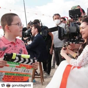 Ali Düşenkalkar Instagram - Hoş fotoğraflar ne denli zaman zaman sıkılıp ne üretken davranışlar içine girdiğimizi hoş anlatıyor. Sevgiler. @gonuldagitrt  @koprufilm @erdalcindoruk  @gulhantekin  @nazlipinarkaya  @semiherturk @ecemozkaya