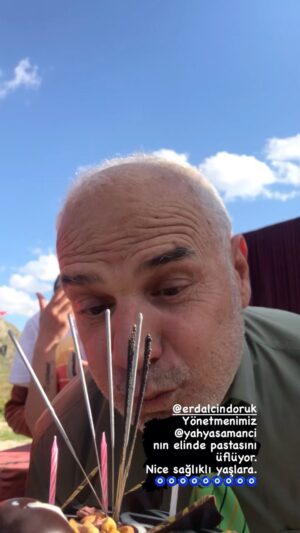 Ali Düşenkalkar Instagram - Yeni yaşın üflemesi. 🧿🎩🎩🎩🎩🎩🎩
@erdalcindoruk  @yahya_samanci  @gonuldagitrt  @trt1