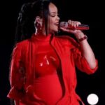 Alicia Garza Instagram - This is a @badgalriri account and I am a proud member of the #Navy. Y’all heaux could NEVER. Carry on.