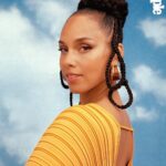 Alicia Keys Instagram - Beauty is a word that we associate with a physical presence, but I think that beauty is actually your spirit. It’s what you can’t see that makes you so beautiful. It’s that nurturing energy. It’s that loving attention, that empathy. That, to me, is what beauty is. And the most beautiful people I know are those kinds of people💜💜💜 Big love @People @Keyssoulcare ✨✨✨✨