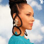 Alicia Keys Instagram - Beauty is a word that we associate with a physical presence, but I think that beauty is actually your spirit. It’s what you can’t see that makes you so beautiful. It’s that nurturing energy. It’s that loving attention, that empathy. That, to me, is what beauty is. And the most beautiful people I know are those kinds of people💜💜💜 Big love @People @Keyssoulcare ✨✨✨✨