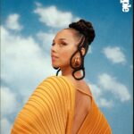 Alicia Keys Instagram - Beauty is a word that we associate with a physical presence, but I think that beauty is actually your spirit. It’s what you can’t see that makes you so beautiful. It’s that nurturing energy. It’s that loving attention, that empathy. That, to me, is what beauty is. And the most beautiful people I know are those kinds of people💜💜💜 Big love @People @Keyssoulcare ✨✨✨✨