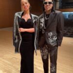 Alicia Keys Instagram - last night…. GIANTS‼️ @thedeancollection @therealswizzz @brooklynmuseum All these gigantic artists!! All this incredible energy…. I am still processing🤯🤯🤯 Gotta come see this for yourself!! Opens 2/10 🎉😍
