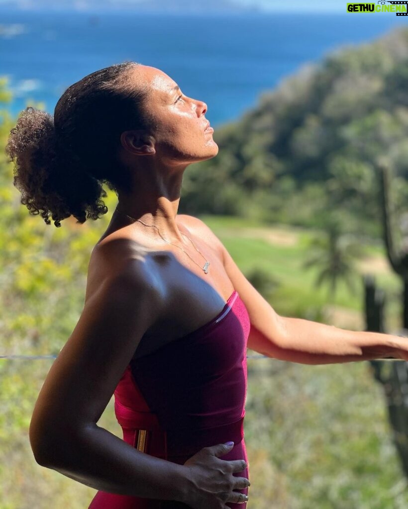 Alicia Keys Instagram - Dear sun, dear moon, dear love of my life and everyone who sent beautiful prayers and wishes my way… I’m full of love; grateful beyond words🙏🏾🙏🏾