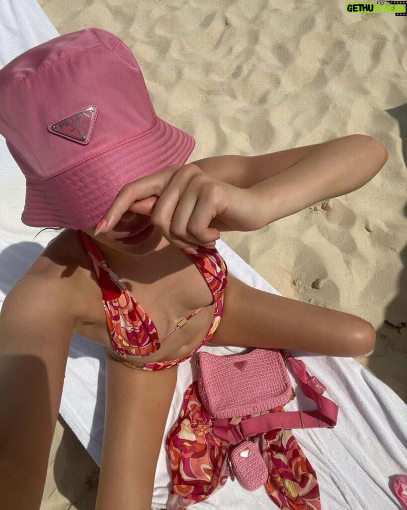Alissa Violet Instagram - 🌅vacation camera rollllll