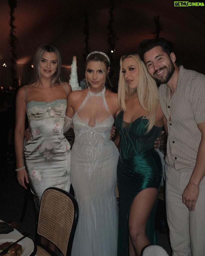 Alissa Violet Instagram - i love weddings! congrats @lelepons and @guaynaa 🤍💍 i’m so happy for you guys!!! Miami, Florida