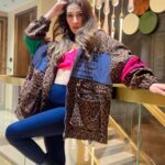 Alisshaa Ohri Instagram - Bringing the heat to this cold night in style 💗✨ ⁣ ⁣ ⁣ ⁣ ⁣ ⁣ ⁣ ⁣ #AlisshaaOhri #Actor #Bollywood #WinterNights #WinterJacket
