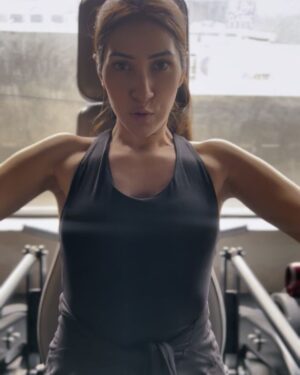 Alisshaa Ohri Instagram - Crushing chest day goal💯⁣
⁣
⁣
⁣
⁣
⁣
⁣
⁣
⁣
⁣
#AlisshaaOhri #Actor #GymDay #Fitness #ChestDay #WorkOut #Motivation