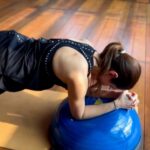 Alisshaa Ohri Instagram - #NoDaysOff💪🏻⁣ ⁣ ⁣ ⁣ ⁣ ⁣ ⁣ ⁣ ⁣ ⁣ ⁣ #SundaySweatSession #FitnessOnSunday #SundayWorkoutMotivation #HealthySunday #SundayFundayFitness #SundayStrength #WeekendWorkout #SundayFitnessGoals #SundayFitLife #GetFitOnSunday #SundayActive #SundayFitnessChallenge