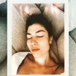 Alize Gördüm Instagram - ‘Corona günlerinde finaller ve çiller.’ 2020 Tuval üzerine yağlı boya