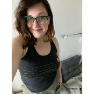 Allison Tolman Instagram - You’re supposed to do color correction in as dark a room as possible. So when you self produce and won’t be visiting a studio for post production, the obvious move is to create a cozy nest in your guest bathroom where you can sit for hours with two talented friends, a bunch of snacks, and your increasingly concerned cat. We’re making it work this #FemaleFilmmakerFriday🎥

Shout out to @calvinbellas - doing the real work over zoom. ❤️