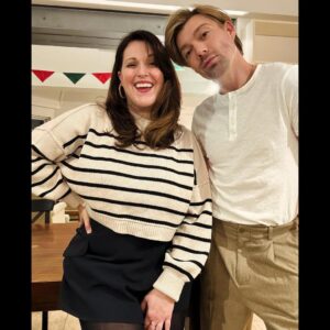 Allison Tolman Instagram - OMG Hiiiiii! We’re your cool aunt and uncle. We don’t mind if you have friends over but stay out of the good booze cabinet and don’t block Ms. Zabrinski’s driveway. 💙#KeepCalmAndMerryOn