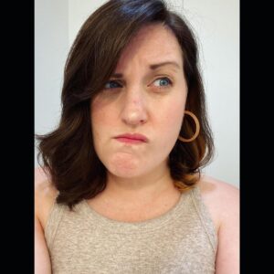 Allison Tolman Instagram - Basically a professional make up artist at this point but still have no idea how to cover up this zit on my nose. Oh well. #AlumiOfTheFuckItSchoolOfBeauty