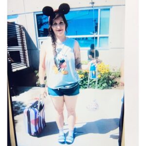 Allison Tolman Instagram - Special #TBT today- found three continuity shots circa #KillingGunther summer 2016 in a drawer.