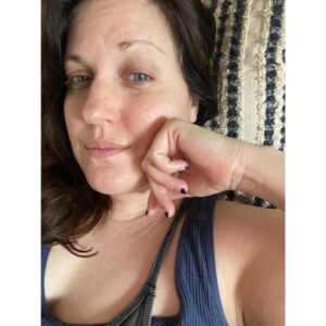 Allison Tolman Instagram - The older I get the more delighted I am by my face, which is a nice surprise because I feel like I’m still in constant negotiations with my body. I like my bare skin more now than I ever have. Aging is wild.