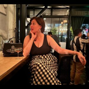 Allison Tolman Instagram - It’s nice to have a good photo of yourself, but it’s divine when a good photo also captures you in your truest, goofiest, most of the moment glory. In this photo I’ve just said “you’re out of COUPS?!” Thanks for snapping it, @nellteare.