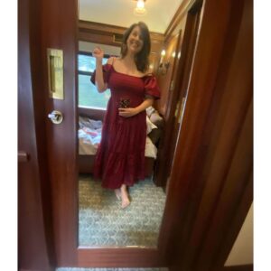 Allison Tolman Instagram - We dressed for dinner on the @belmondroyalscotsman, so here are my leeewks. As you can see, I figured out a nifty suitcase balancing timer set up by night two. 👍🏻