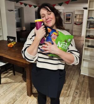 Allison Tolman Instagram - Decided this was grid worthy. God bless late night neighborhood shops and weirdly flavored British crisps and the many cocktails that preceded this picture. 💙🎄