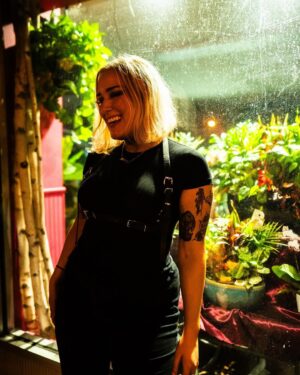 Allison Woodard Instagram - Is it love to keep it from you?
.
.
.
.
#alliekatch #wrestling #womenswrestling #intergenderwrestling #deathmatchwrestling #tagteamwrestling #bussy #frankocean #jerseycity