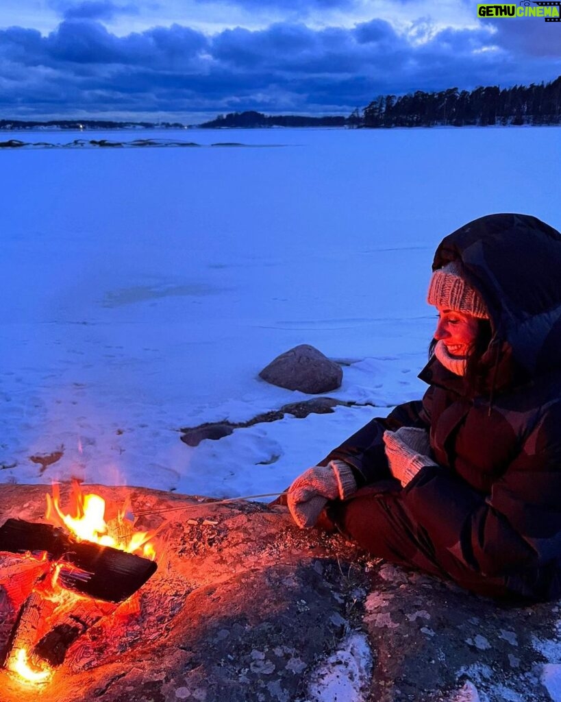 Alma Hätönen Instagram - Piti näköjään elää 33 vuotta, et ymmärsin hypen paahdettujen vaahtokarkkien ympärillä 🤤