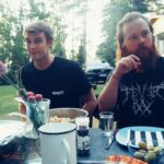 Alma Hätönen Instagram - Ihania pieniä hetkiä eiliseltä ja maaaaaailman rakkaimpia tyyppejä💜 Hyvää juhannusta täältä teille! 🫶✨