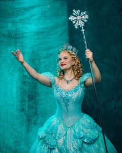 Amanda Jane Cooper Instagram - #WickedHistory @wicked_musical legend @amandajanecoop began her Wicked journey while studying Musical Theatre in Carnegie Mellon University, when she performed ‘Popular’ for Stephen Schwartz during a masterclass, and Schwartz encouraged her to submit her headshot and resumé to Telsey casting. She joined Wicked’s Emerald City Touring company as Glinda in Ft. Lauderdale, Florida on April 19, 2011. Departing the tour after a seven month contract, Amanda Jane moved to LA to pursue film and television work. After appearing in multiple projects for the screen, she made her long-awaited return to Wicked on December 9, 2015 on the show’s Munchkinland Tour, going on to play some of the largest houses in the country. She concluded her contract on March 13, 2017. On July 31, 2017, Miss Cooper made her Broadway debut in the bubble where she went on to play the role for Wicked’s landmark 6,000th and 15th anniversary performances, concluding her run on December 9, 2018, three years to the day from the beginning of her Munchkinland return. During her Broadway contract, Amanda Jane had the distinction of shooting the 15th Anniversary Broadway B-Roll. The first American B-Roll commissioned since 2005. And one that is still currently used to promote the show nation wide. Miss Cooper has since made two brief returns to the Gershwin, the first playing Glinda for a brief two-week stint in February 2022, and the second as temporary standby coverage in 2023, during which she performed several times, including for the show’s landmark 7,000th performance. Miss Cooper remains one of Wicked’s longest-running and most beloved Glinda’s of all time. 📸: @broadwaycom 📸: @joanmarcus #AmandaJaneCooper #Glinda #Wicked #WickedTheMusical #FirstNationalTour #SecondNationalTour #Munchkinland #Broadway #GershwinTheatre #NYC #TheWizardOfOz #Musical #Theatre #History #Photo #Archive WICKED The Musical