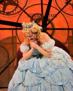 Amanda Jane Cooper Instagram - “Fellow Ozians. Friends... We have been through a frightening time. And there will be other times, and other things that frighten us. But if you’ll let me, I’d like to try -- to help. I’d like to try to be -- Glinda the Good.” An honor every time. These photos were taken during bows last night. I’m so grateful. Here at the Gershwin through September 10th as 🫧bubble back-up🫧…this company has been nothing short of phenomenal to cheer on and to work with. It’s a gift to be back. Photos by @ellielucass WICKED The Musical