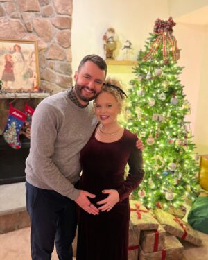 Amanda Jane Cooper Instagram - Merry Christmas!! 

You are loved. Hope is here. Emmanuel, God with us. 

Jewelry by @marrincostellojewelry
