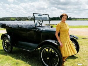 Amanda Righetti Instagram - Ronald Reagan described his mother, Nelle, as having “a sense of optimism that ran as deep as the cosmos — told me that everything in life happened for a purpose.” #bts @reaganmovie