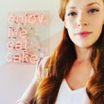 Amanda Righetti Instagram - This Monday takes the cake! Living that #setlife dream. #letthemeatcake