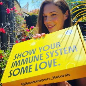 Amanda Righetti Instagram - Thanks @getlinked I’m excited to try this box of love from @beekeepers_naturals 💛