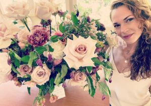 Amanda Righetti Instagram - Showered with flowers by @goflowerme 🌸💖🙏🏼