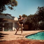 Amanda Righetti Instagram - I ain’t scared a no water fight! 💦 Making the best of these summer days. #sundayfunday