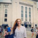 Amanda Righetti Instagram - Red Sox at Yankees ⚾️ #yankeestadium #dtrain #dabronx #sundayfunday Yankee Stadium
