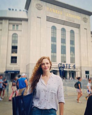 Amanda Righetti Instagram - Red Sox at Yankees ⚾️ #yankeestadium #dtrain #dabronx #sundayfunday